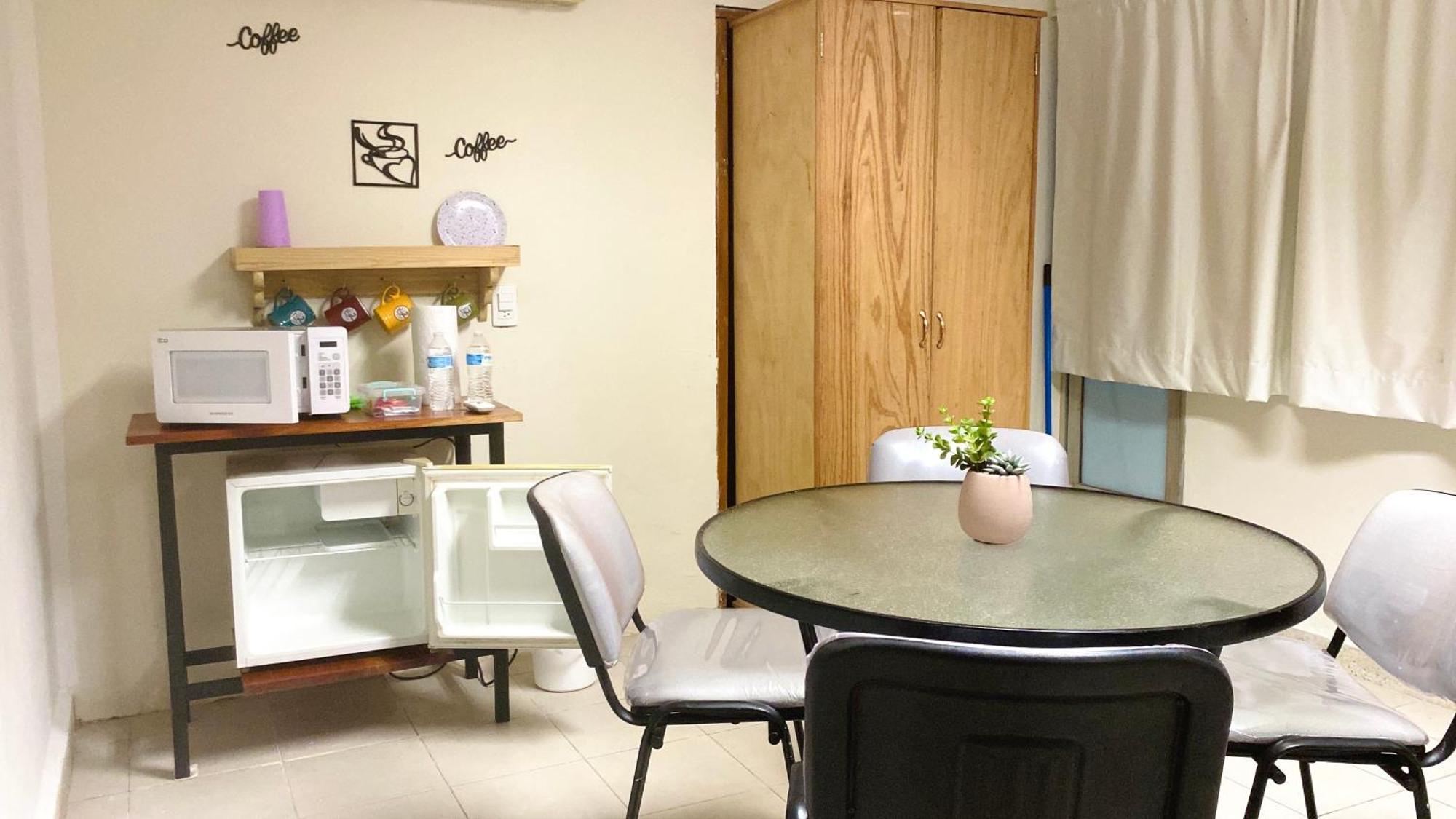 Hospedaje Aldana - Habitacion L E R D O En Zona Centro Тукспан Экстерьер фото